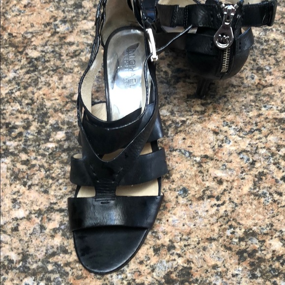 Michael Kors 9.5 black 3” heel shoe - Picture 1 of 5